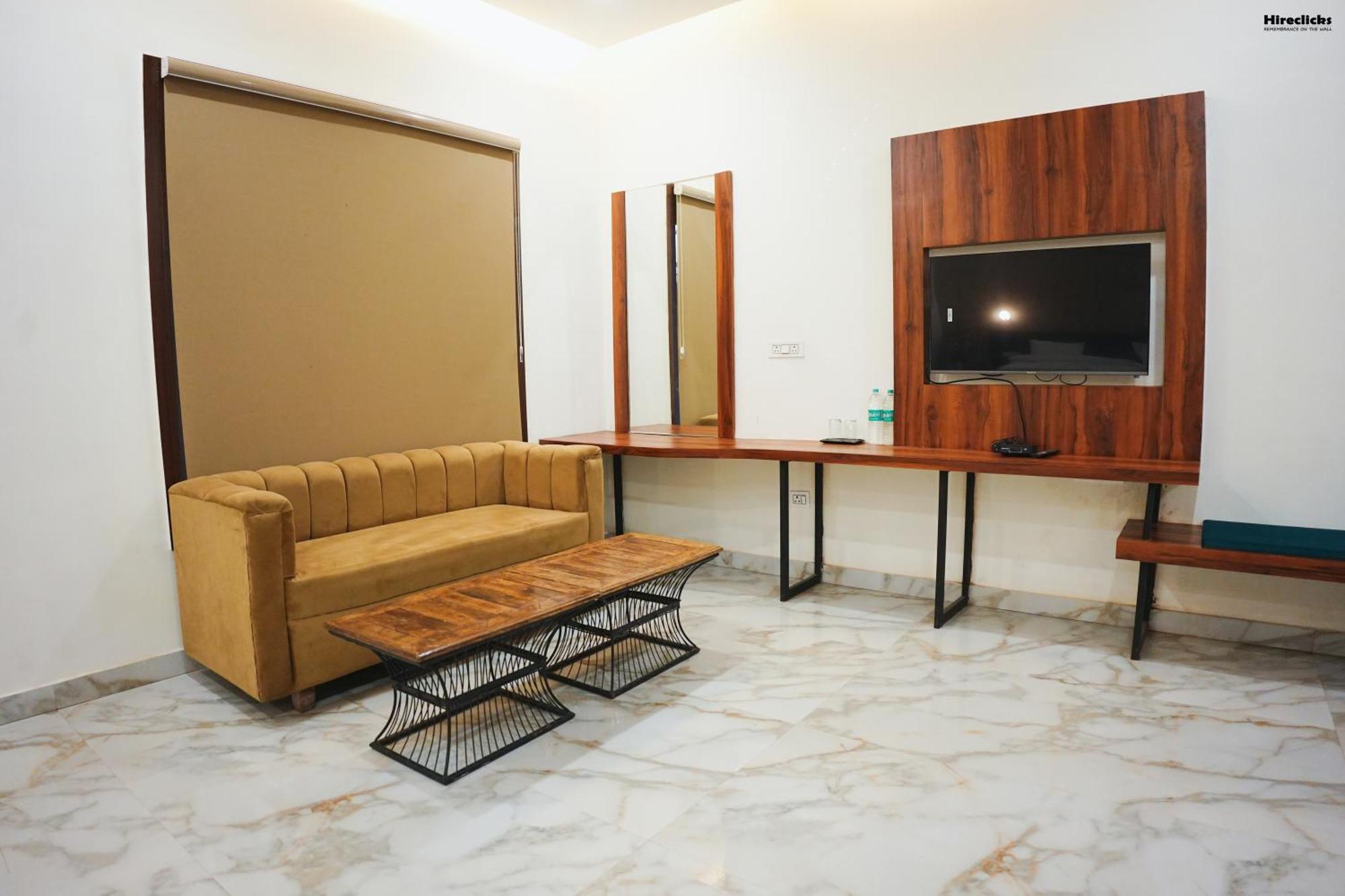 The Krati Resort And Convention Centre Bareilly Bagian luar foto