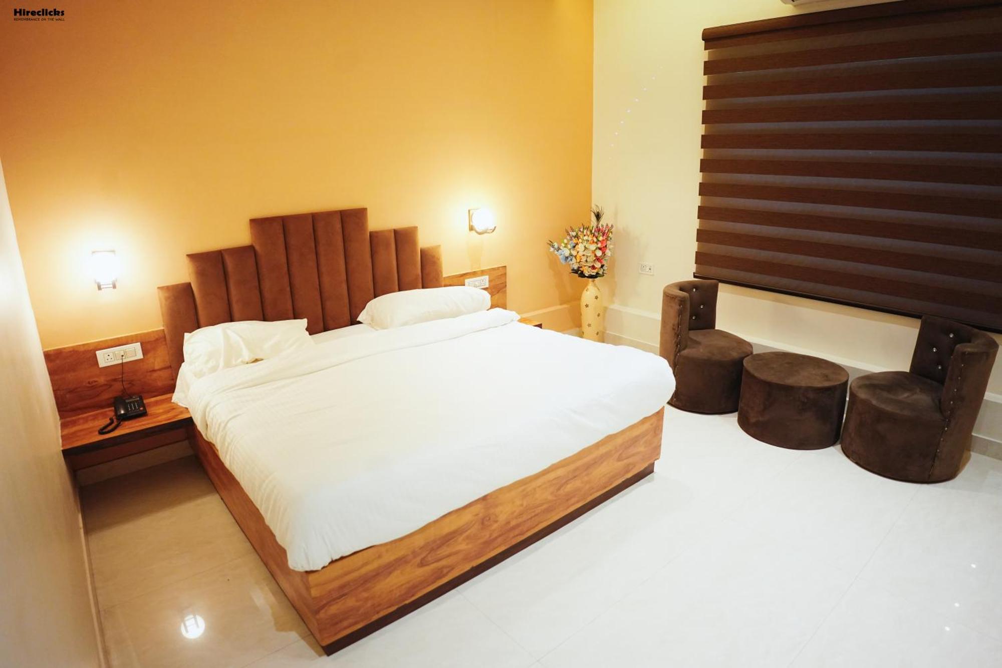 The Krati Resort And Convention Centre Bareilly Bagian luar foto